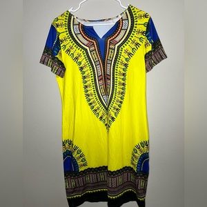 Women’s L/LX dress worn once or twice. Still in good condition!